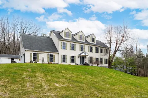 37 Sheryl Lane Mahopac NY 10541