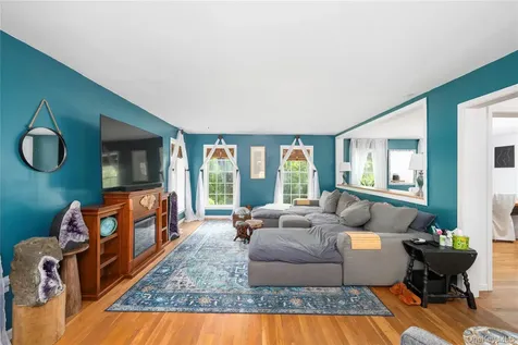 37 Sheryl Lane Mahopac NY 10541