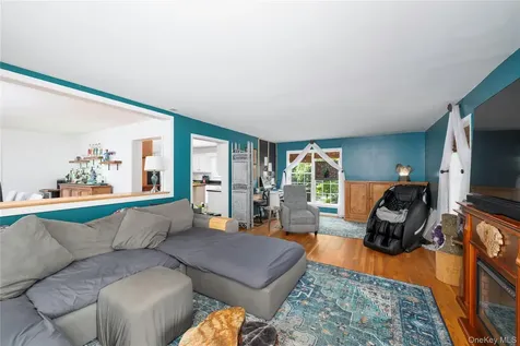 37 Sheryl Lane Mahopac NY 10541