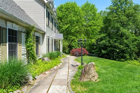 37 Sheryl Lane Mahopac NY 10541