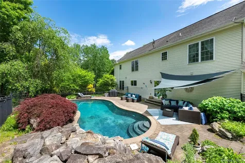 37 Sheryl Lane Mahopac NY 10541