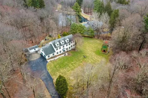 37 Sheryl Lane Mahopac NY 10541