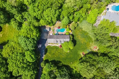 37 Sheryl Lane Mahopac NY 10541
