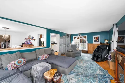 37 Sheryl Lane Mahopac NY 10541