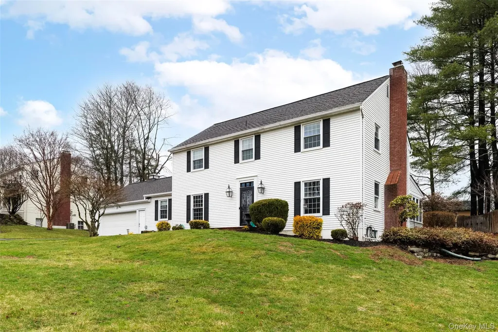 44 Thornwood Drive Poughkeepsie NY 12603