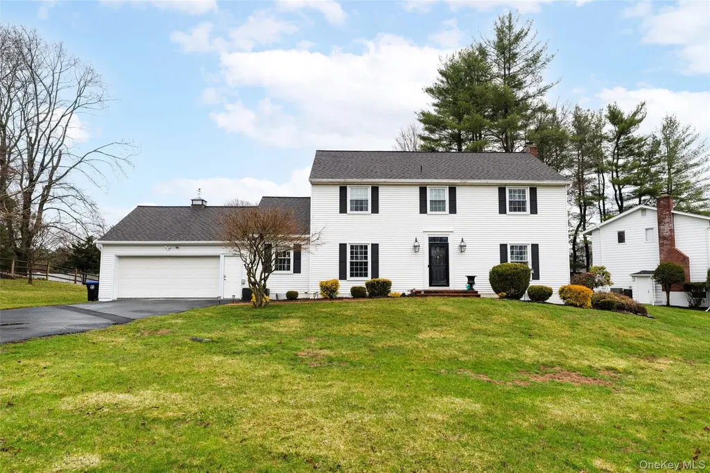44 Thornwood Drive Poughkeepsie NY 12603