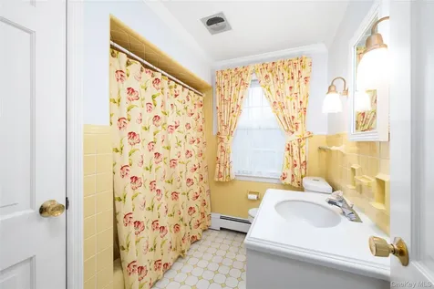 44 Thornwood Drive Poughkeepsie NY 12603