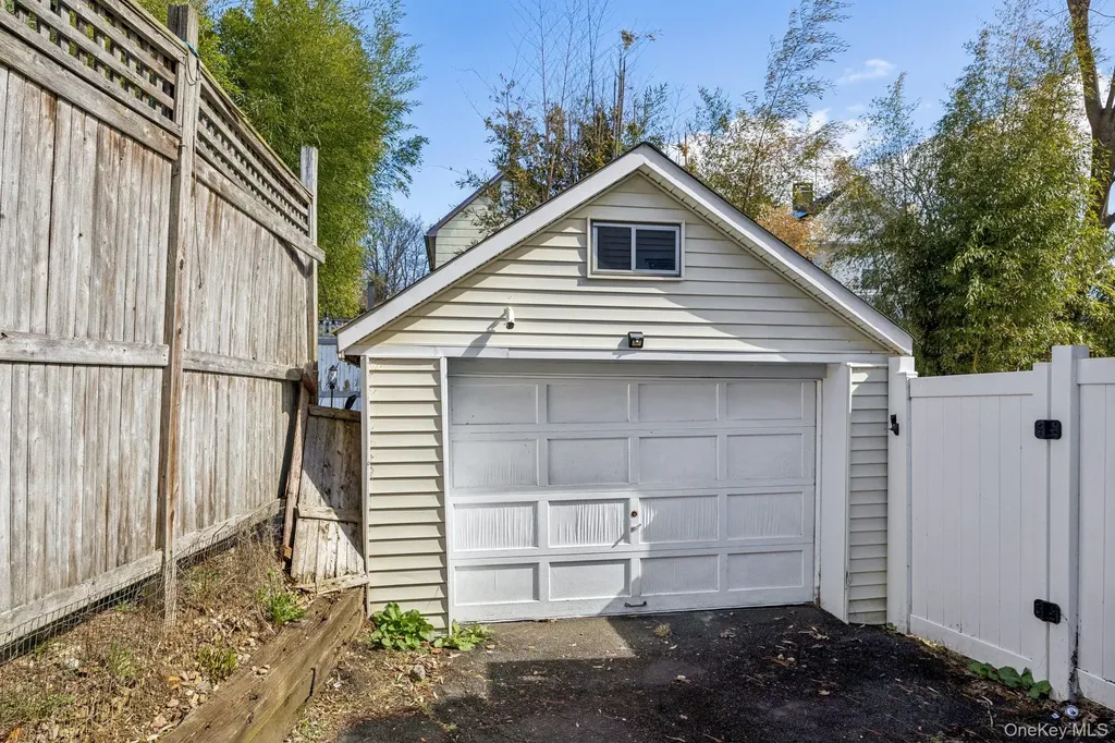 86 Brookside Avenue Nyack NY 10960