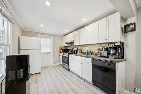 86 Brookside Avenue Nyack NY 10960