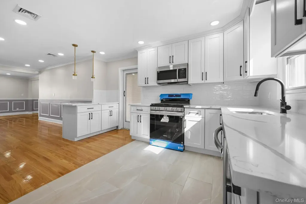 2243 Leighton Road Elmont NY 11003