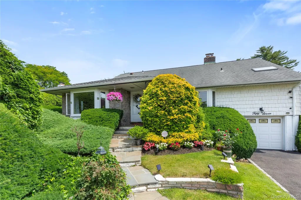 57 Merry Lane Jericho NY 11753