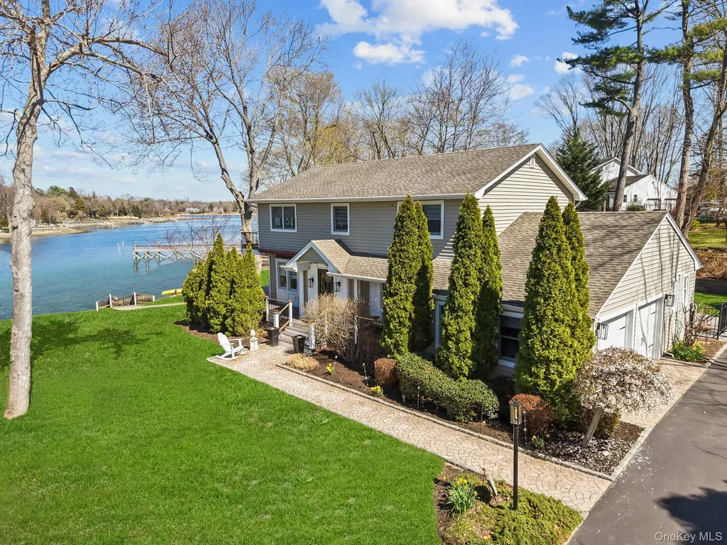 29 Dyke Road Setauket NY 11733