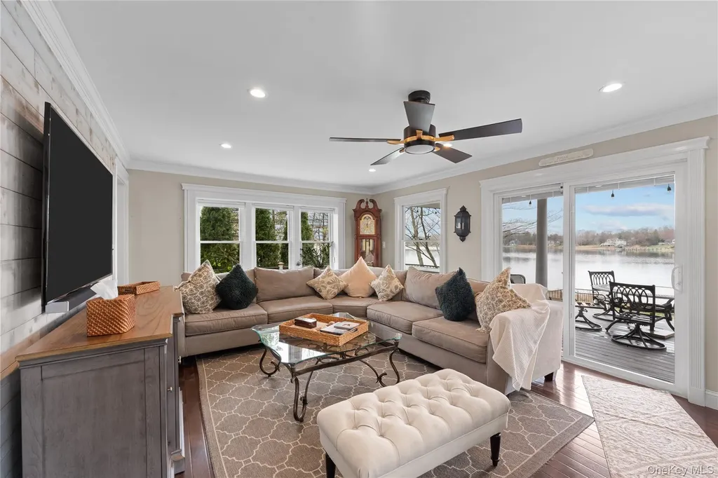 29 Dyke Road Setauket NY 11733