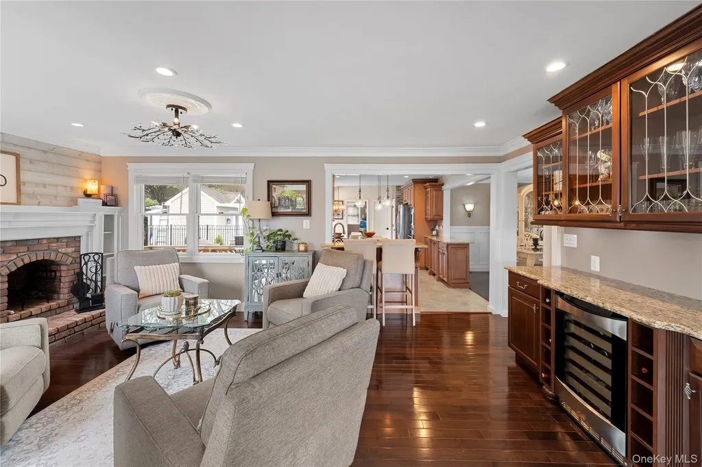 29 Dyke Road Setauket NY 11733