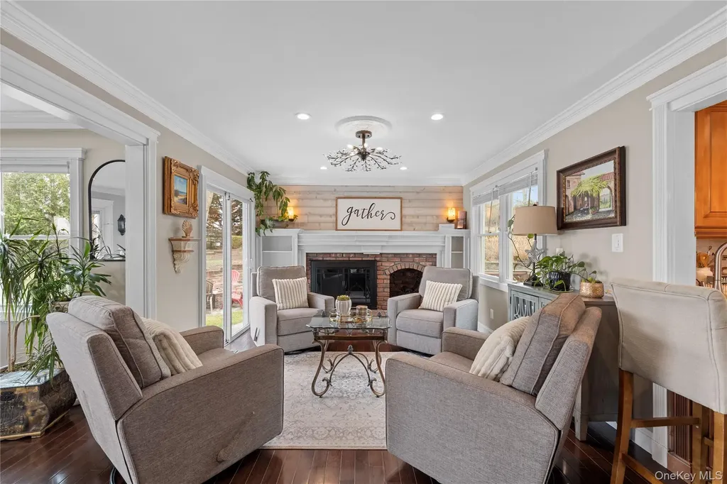 29 Dyke Road Setauket NY 11733