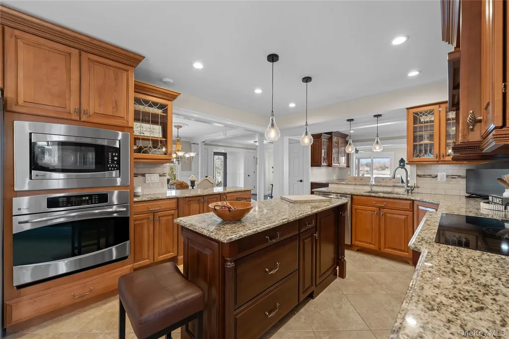 29 Dyke Road Setauket NY 11733