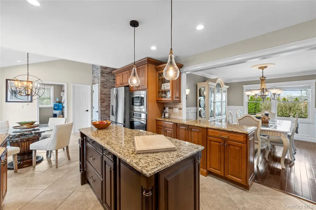 29 Dyke Road Setauket NY 11733