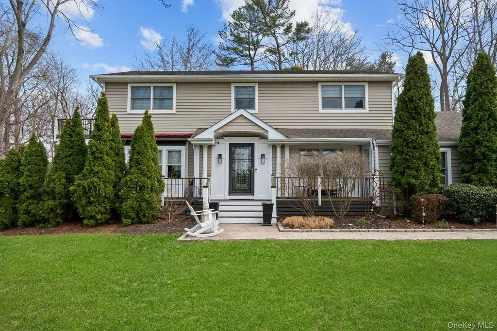 29 Dyke Road Setauket NY 11733
