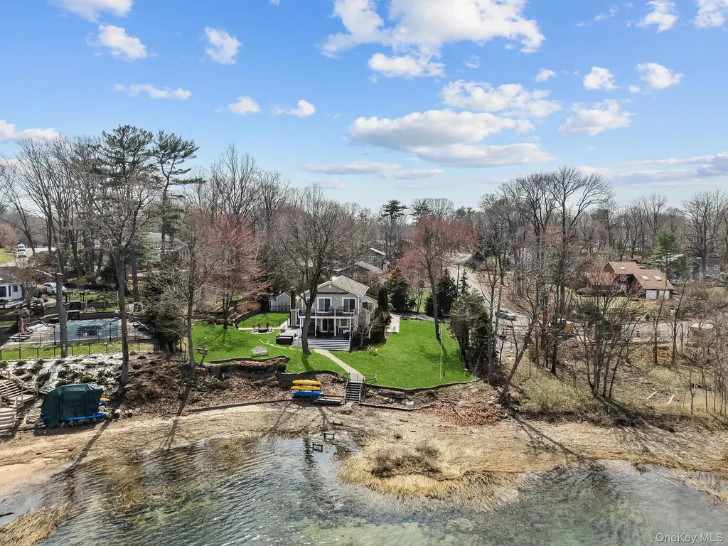 29 Dyke Road Setauket NY 11733