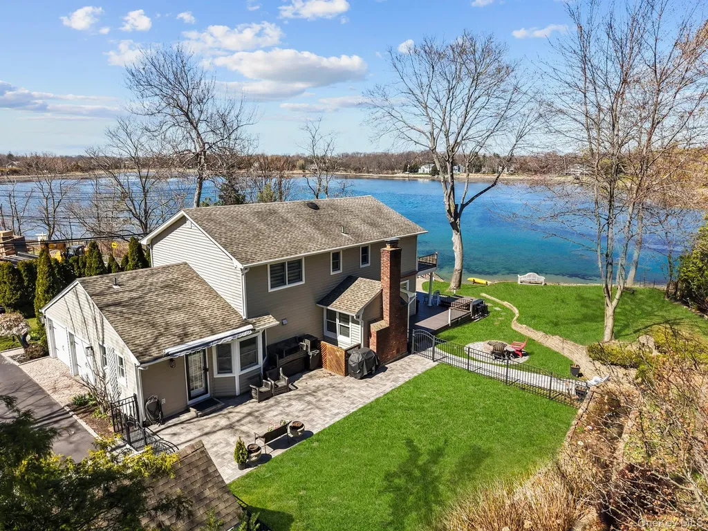 29 Dyke Road Setauket NY 11733