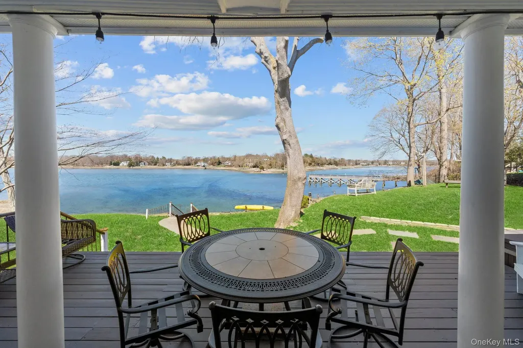 29 Dyke Road Setauket NY 11733