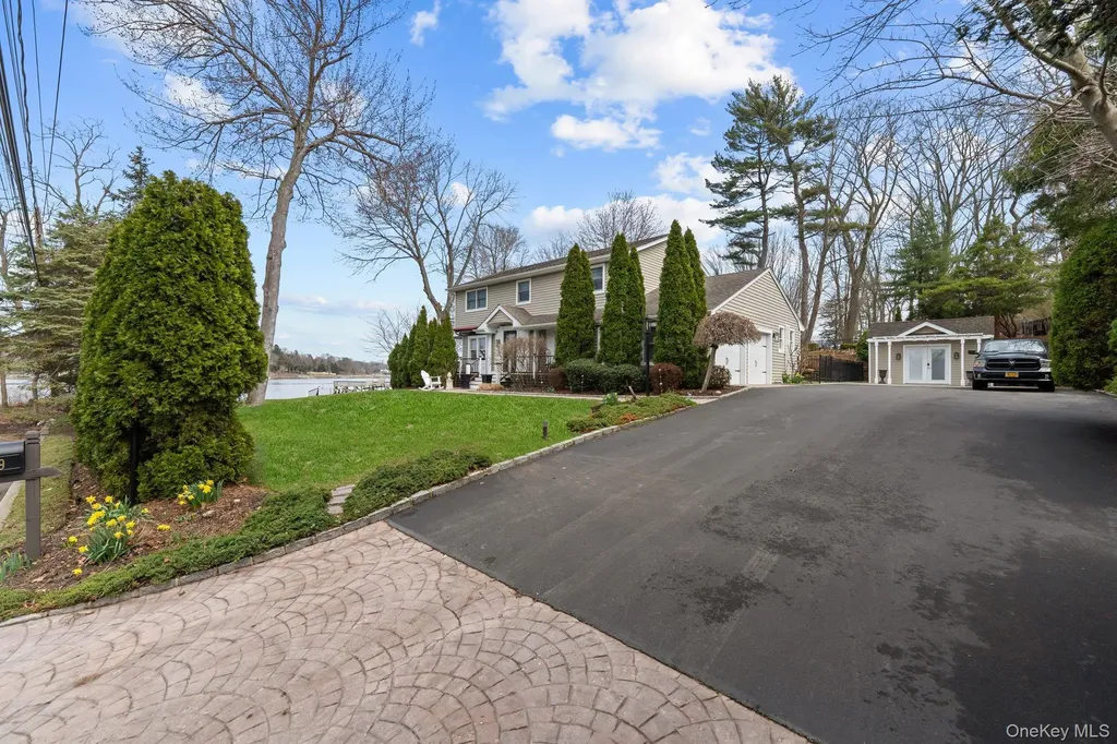 29 Dyke Road Setauket NY 11733
