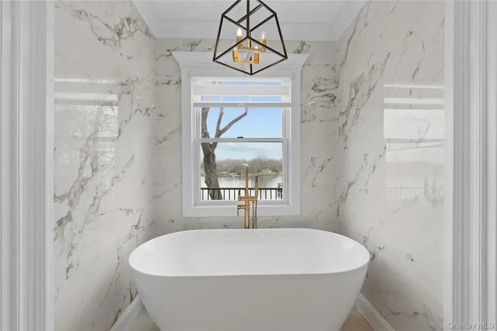 29 Dyke Road Setauket NY 11733