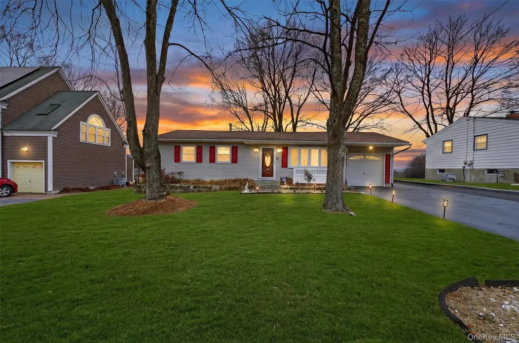 18 Cardinal Drive Poughkeepsie NY 12601