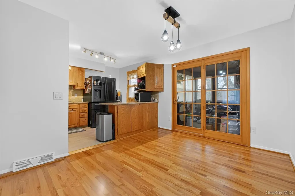 18 Cardinal Drive Poughkeepsie NY 12601