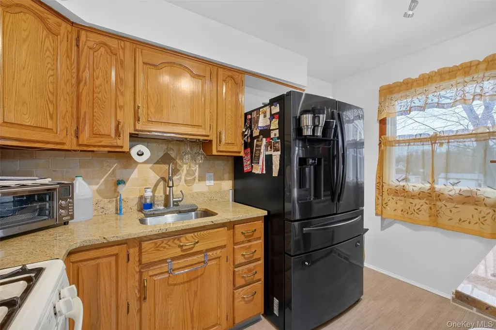 18 Cardinal Drive Poughkeepsie NY 12601