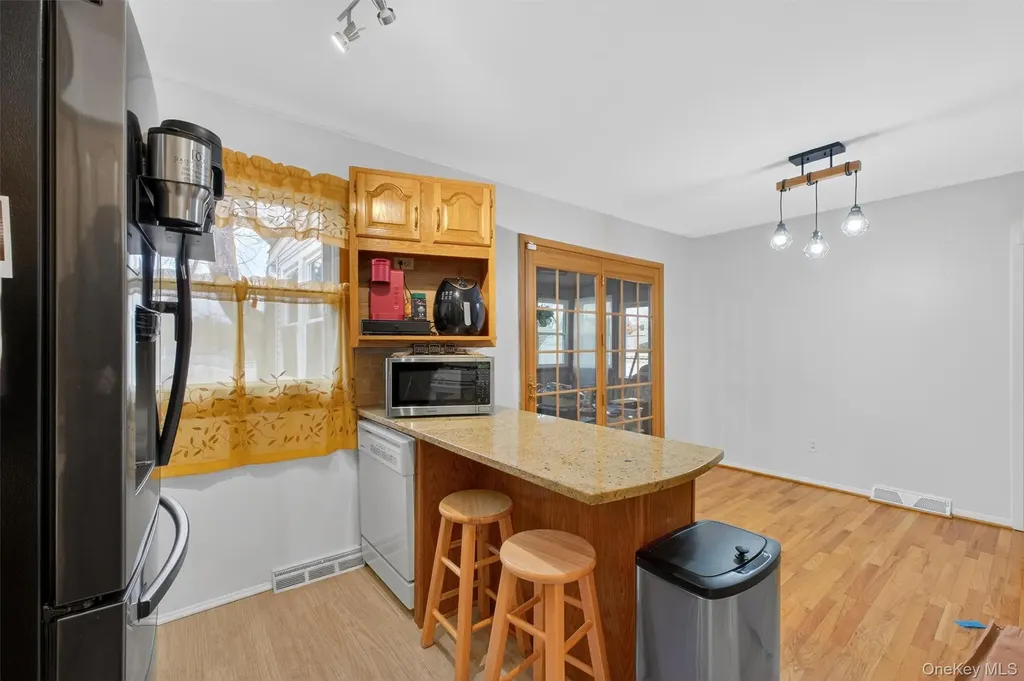 18 Cardinal Drive Poughkeepsie NY 12601