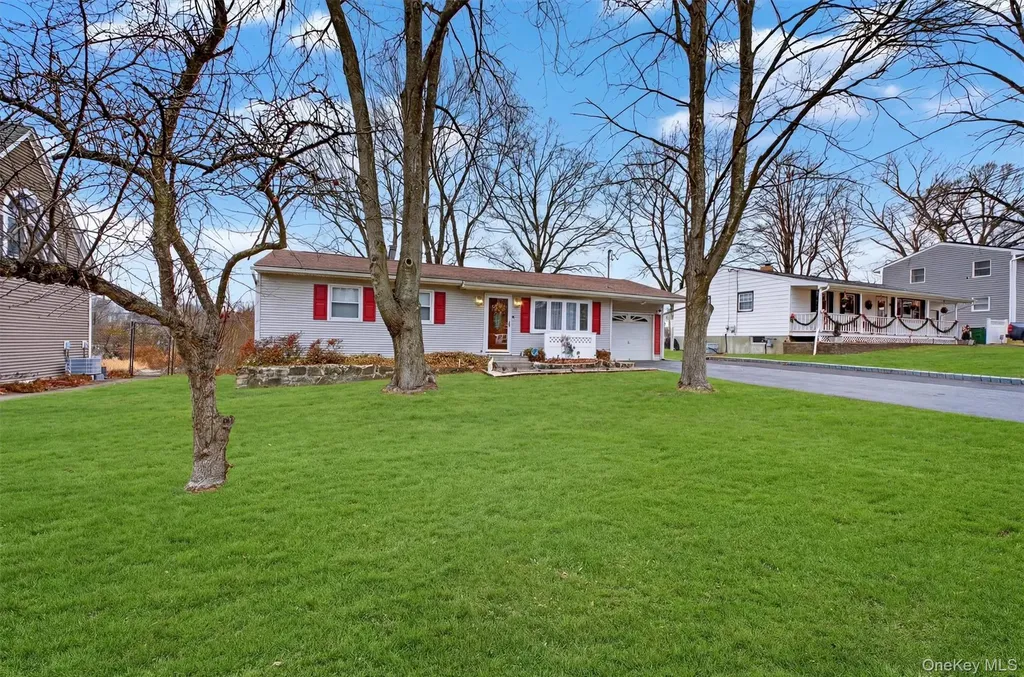 18 Cardinal Drive Poughkeepsie NY 12601
