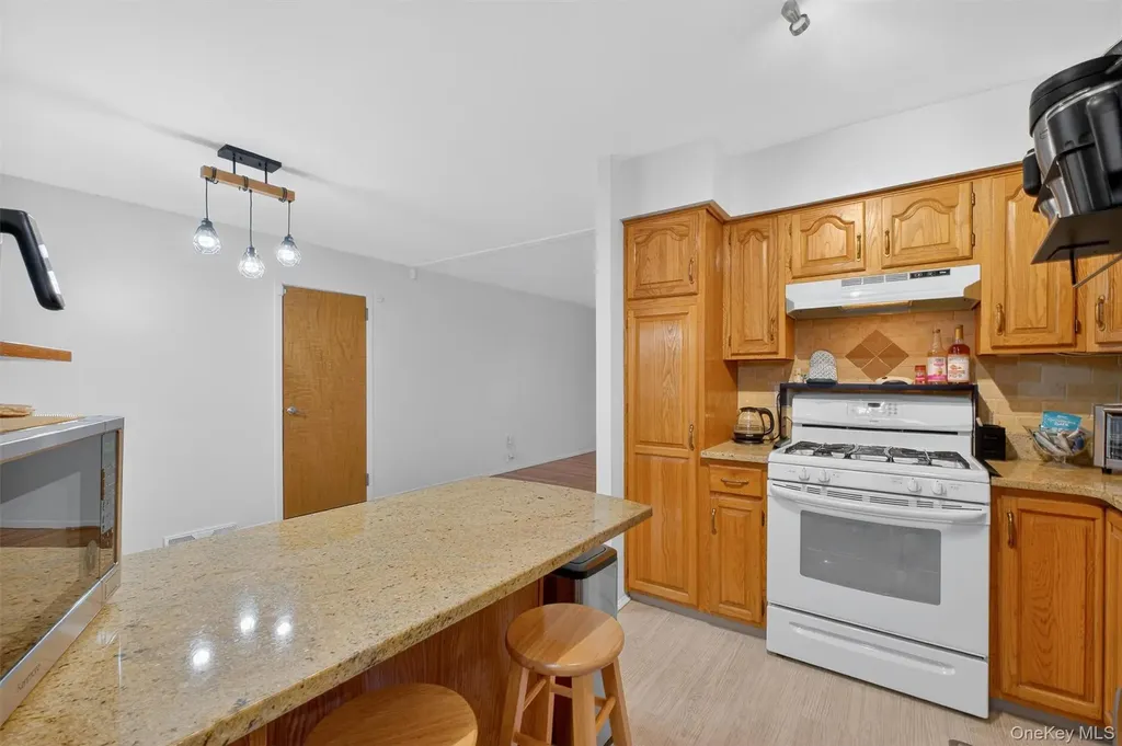 18 Cardinal Drive Poughkeepsie NY 12601