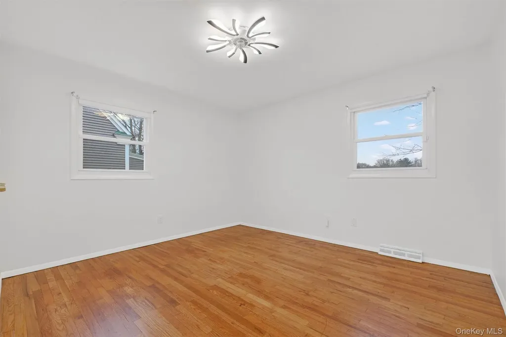 18 Cardinal Drive Poughkeepsie NY 12601