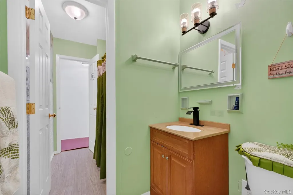 18 Cardinal Drive Poughkeepsie NY 12601