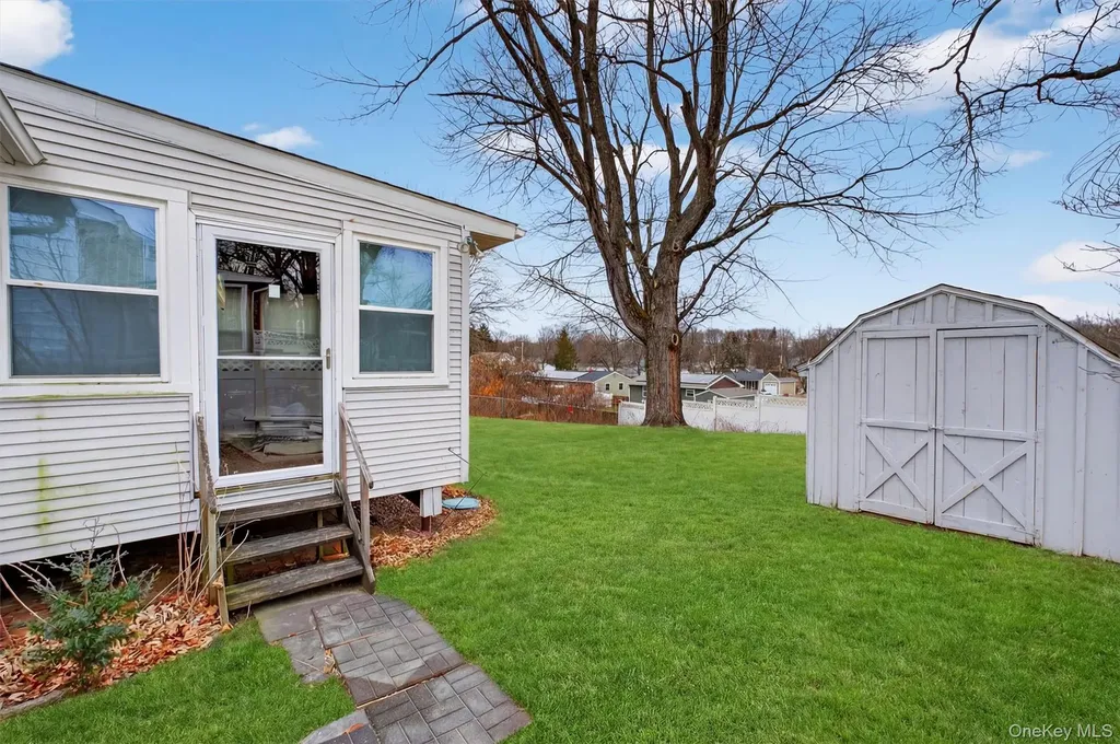 18 Cardinal Drive Poughkeepsie NY 12601