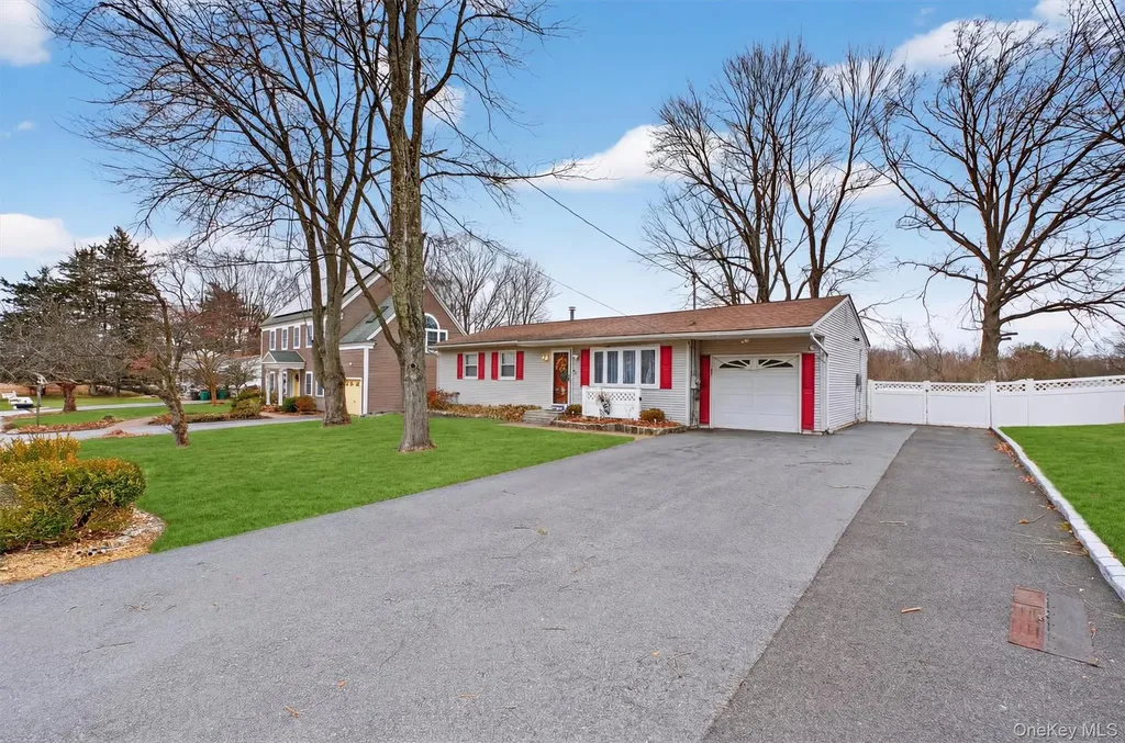 18 Cardinal Drive Poughkeepsie NY 12601