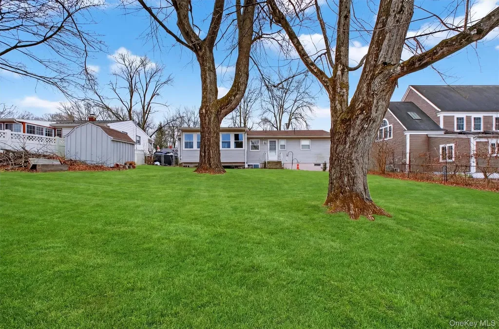 18 Cardinal Drive Poughkeepsie NY 12601