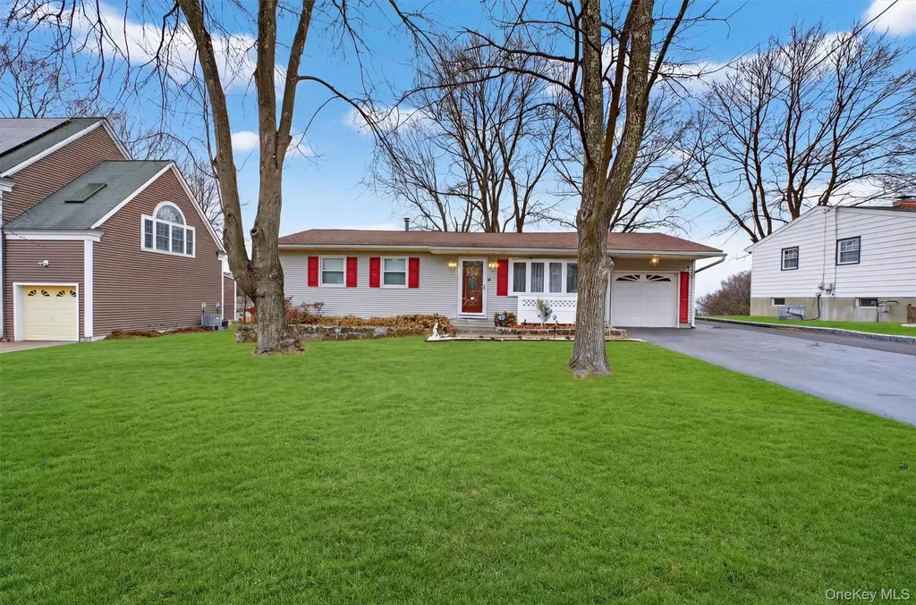 18 Cardinal Drive Poughkeepsie NY 12601