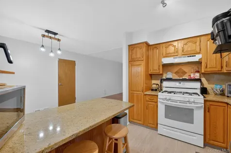 18 Cardinal Drive Poughkeepsie NY 12601