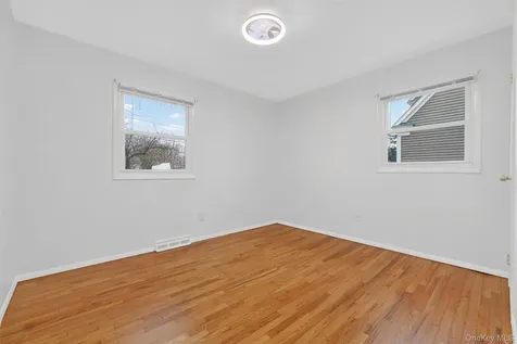 18 Cardinal Drive Poughkeepsie NY 12601