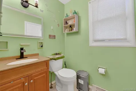 18 Cardinal Drive Poughkeepsie NY 12601