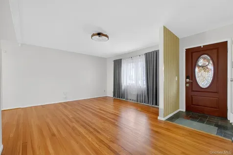 18 Cardinal Drive Poughkeepsie NY 12601