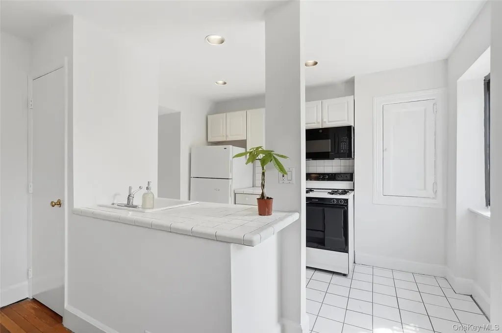 6 Davis Avenue Rye NY 10580