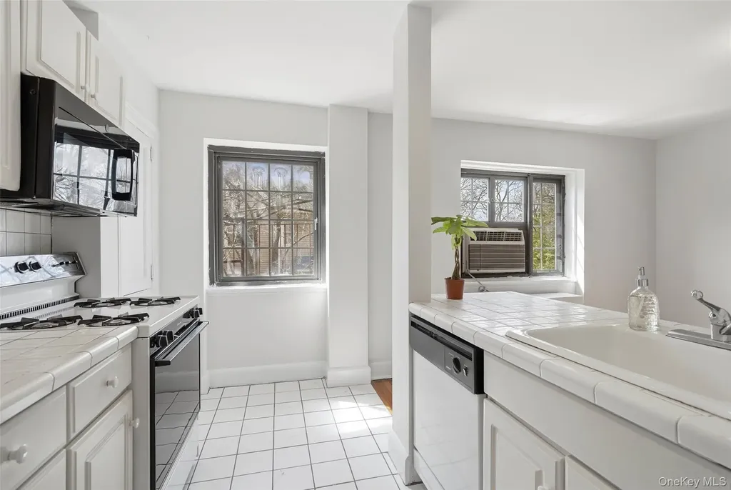 6 Davis Avenue Rye NY 10580