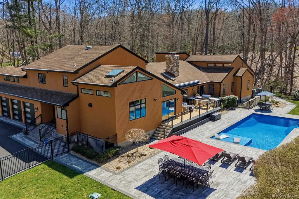 9 Watercrest Court Head Of The Harbor NY 11780
