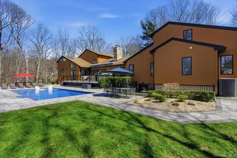 9 Watercrest Court Head Of The Harbor NY 11780