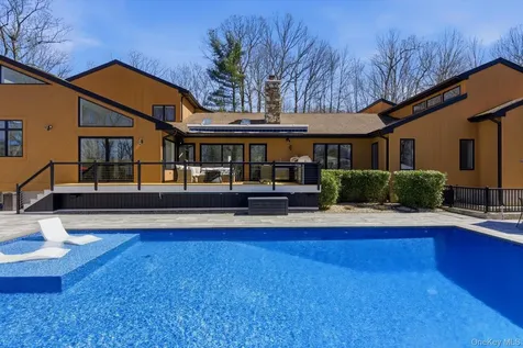 9 Watercrest Court Head Of The Harbor NY 11780