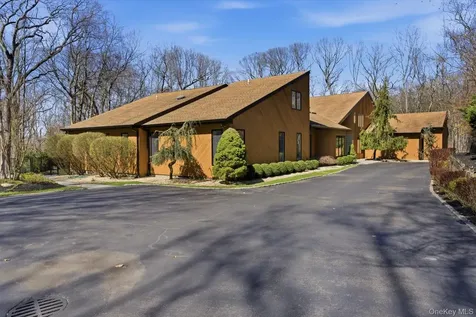 9 Watercrest Court Head Of The Harbor NY 11780