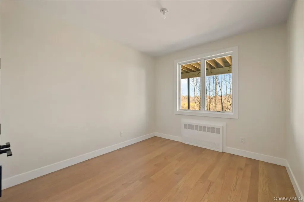 9 Valley Way Spring Valley NY 10977